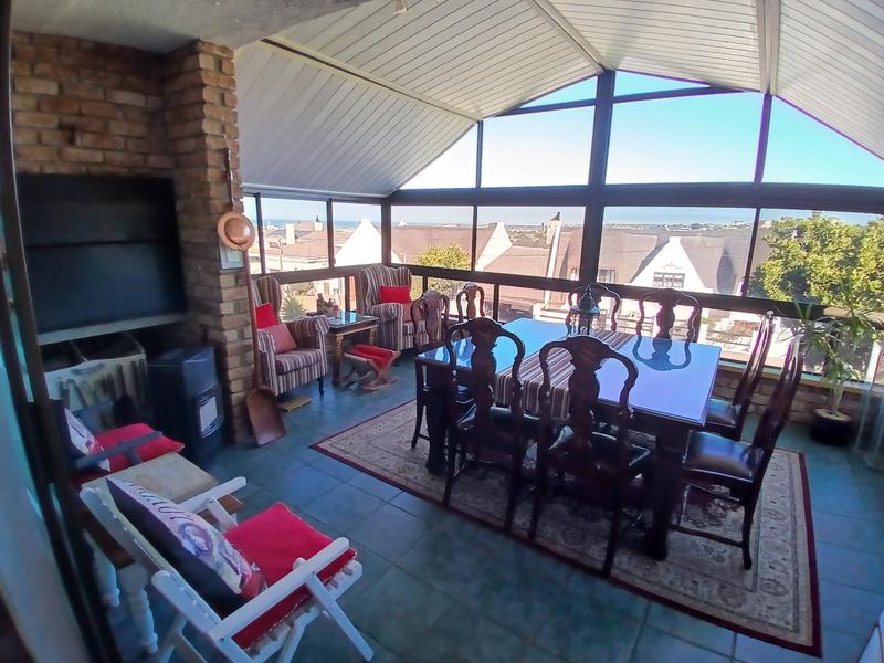 5 Bedroom Property for Sale in Stilbaai Wes Western Cape